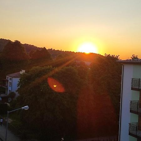 Апартаменты Apartament Sweet Dreams Санок Экстерьер фото